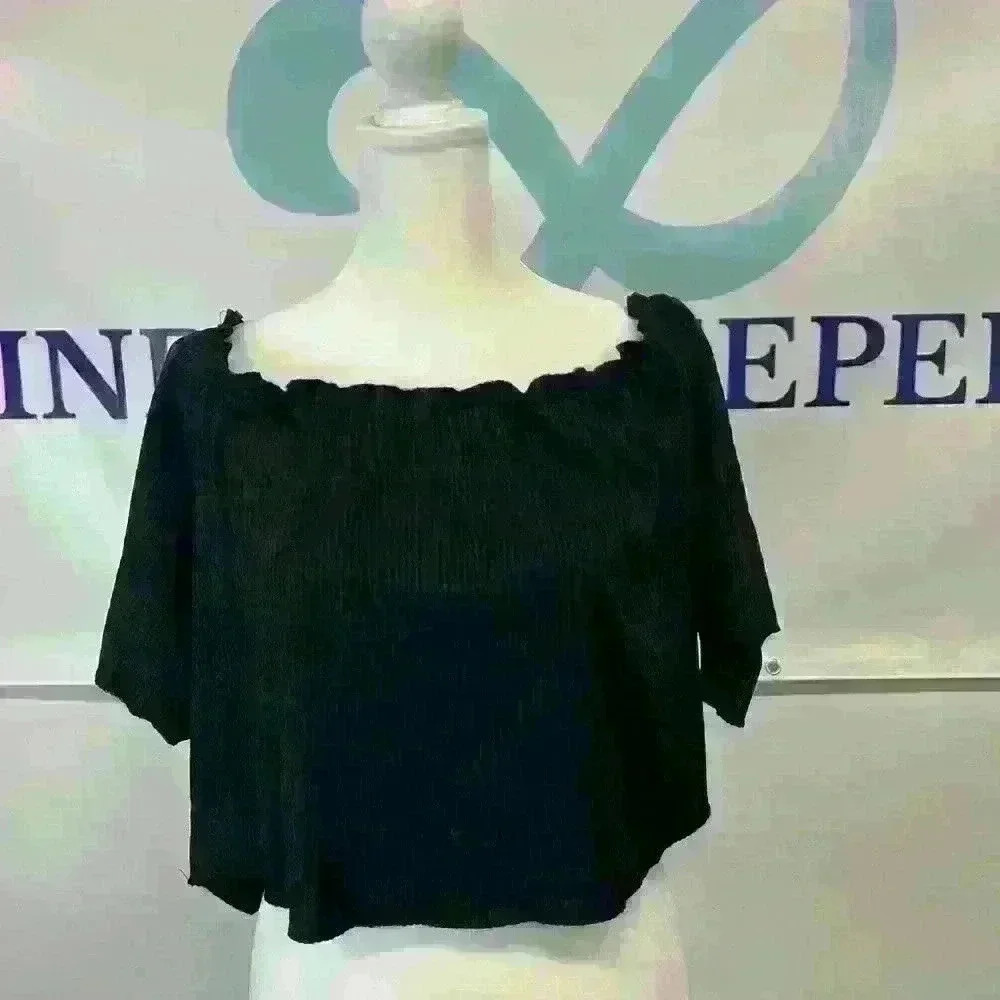 SHEIN women’s black crop top, size 14, NWOT.